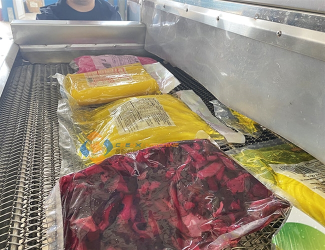 腌咸菜包裝袋烘干機使用現場